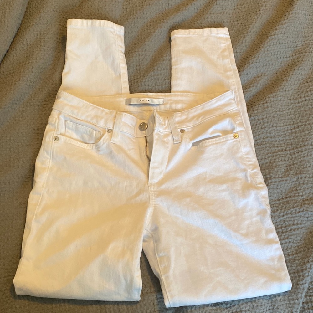 White skinny jeans
